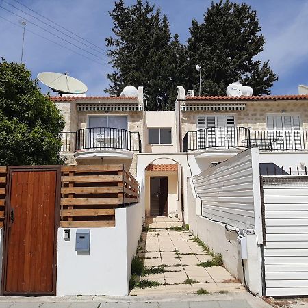 Maya*S Comfortable Apartment! Paphos Bagian luar foto
